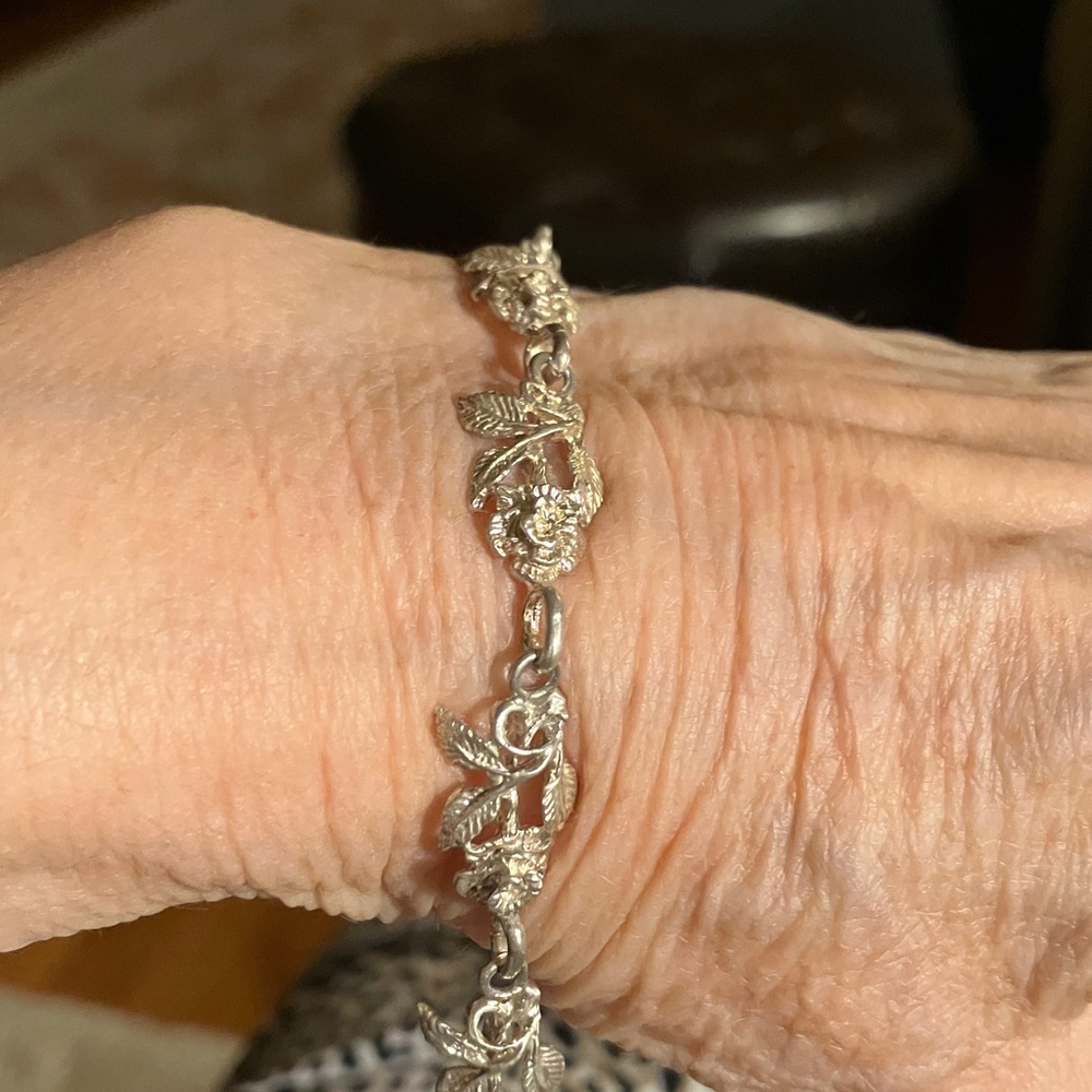 Delicate Silver Leaf Bracelet
